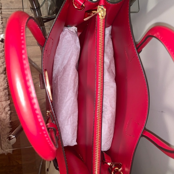Michael Kors Bright Red Mercer Saffiano - Picture 2 of 3